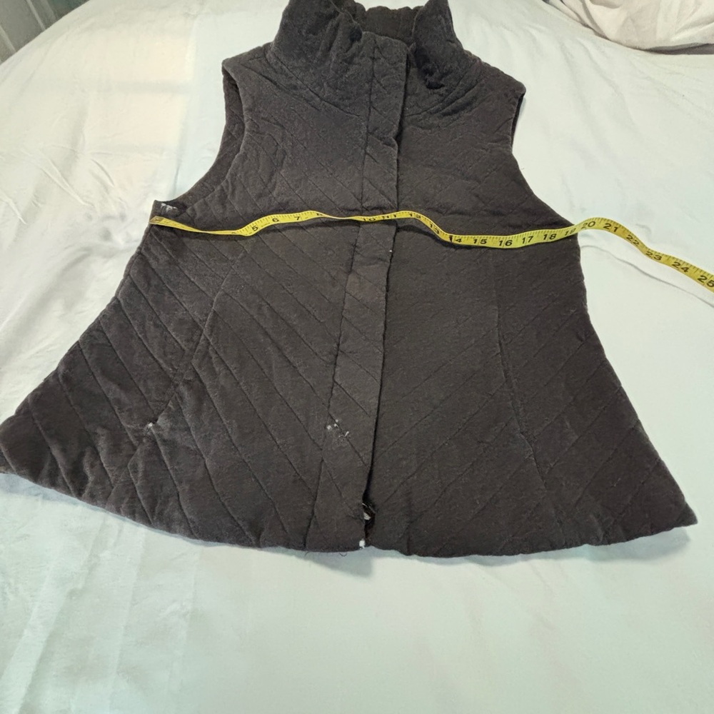 Quilted Sleeveless Vest in Dark Brown